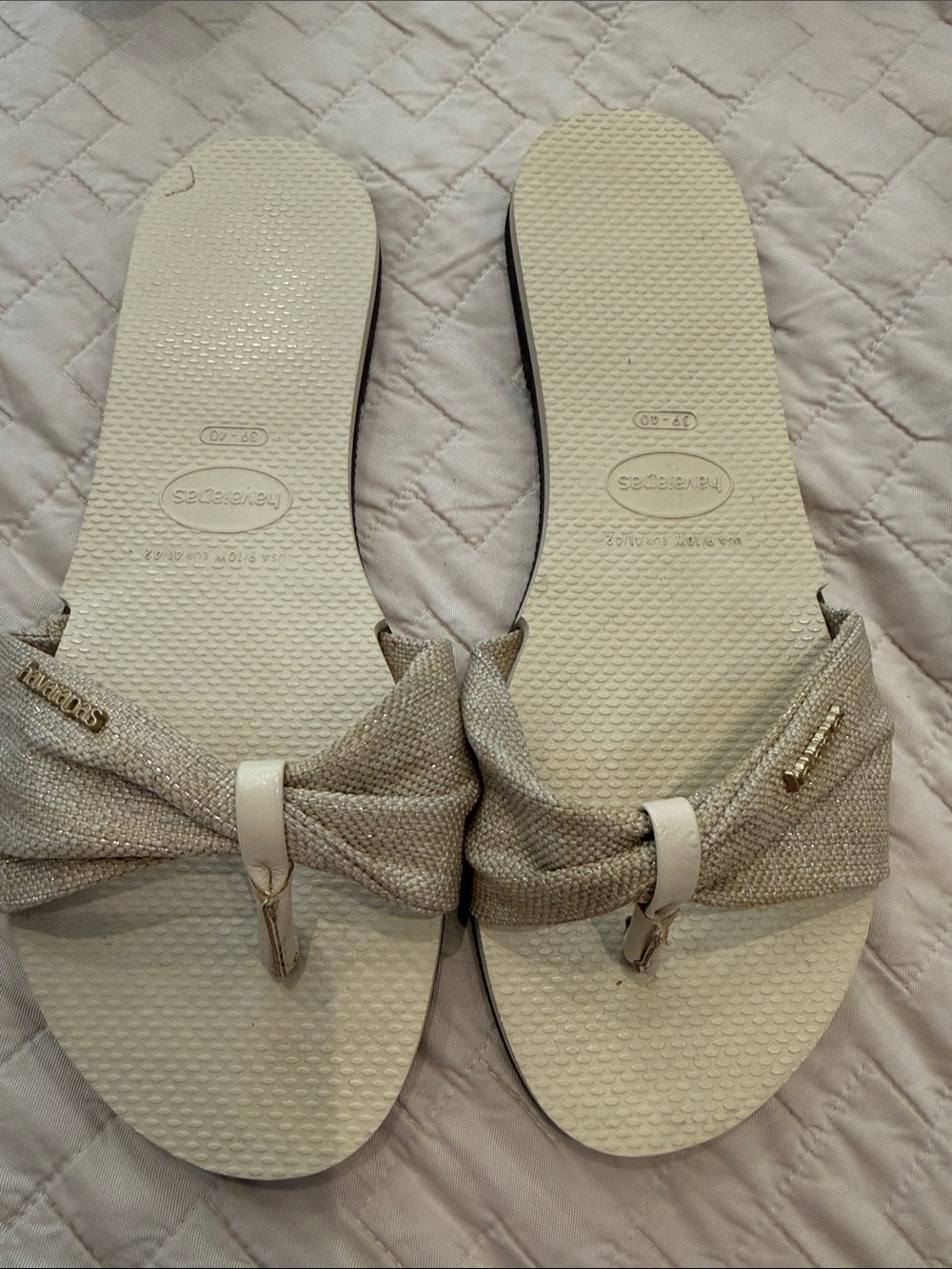 Havaianas St. Tropez Women's Ivory/Metallic Champagne Bow Sandals